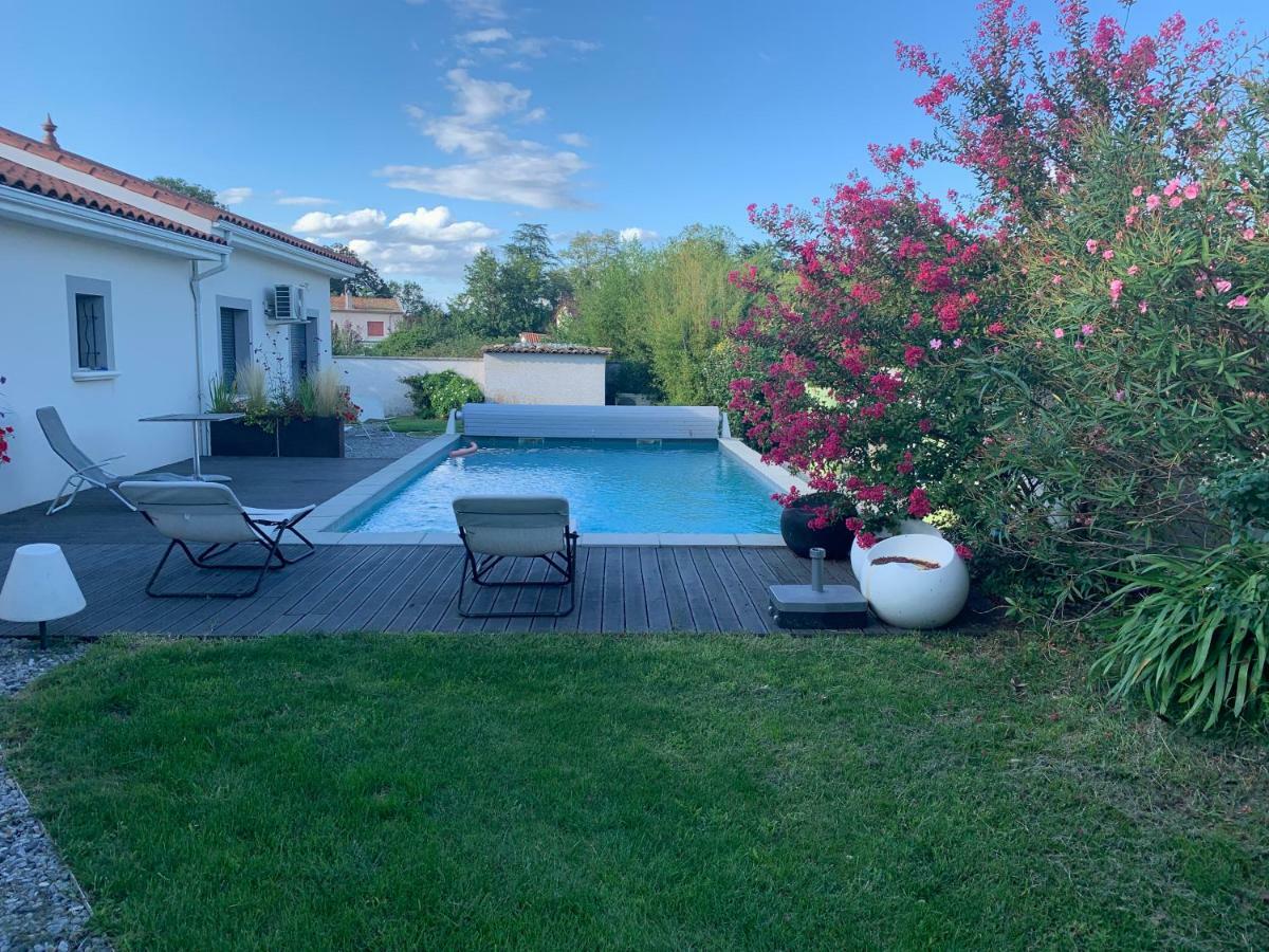 Le Clos Du Pontet Orliénas Buitenkant foto